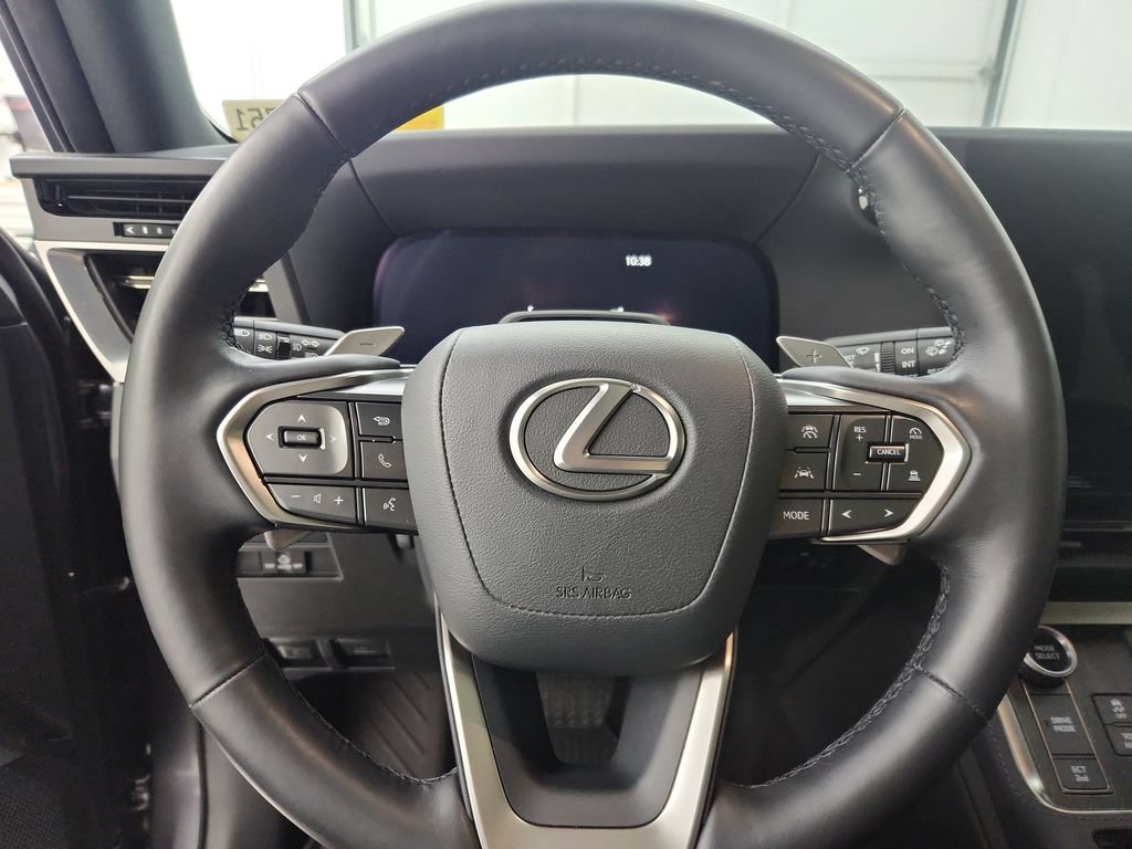 Used 2024 Lexus GX 550 w/ Accessory Package (2T) AWD/4WD image 32