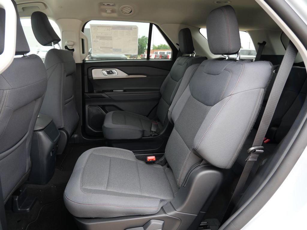 New 2026 Ford Explorer Active RWD image 15