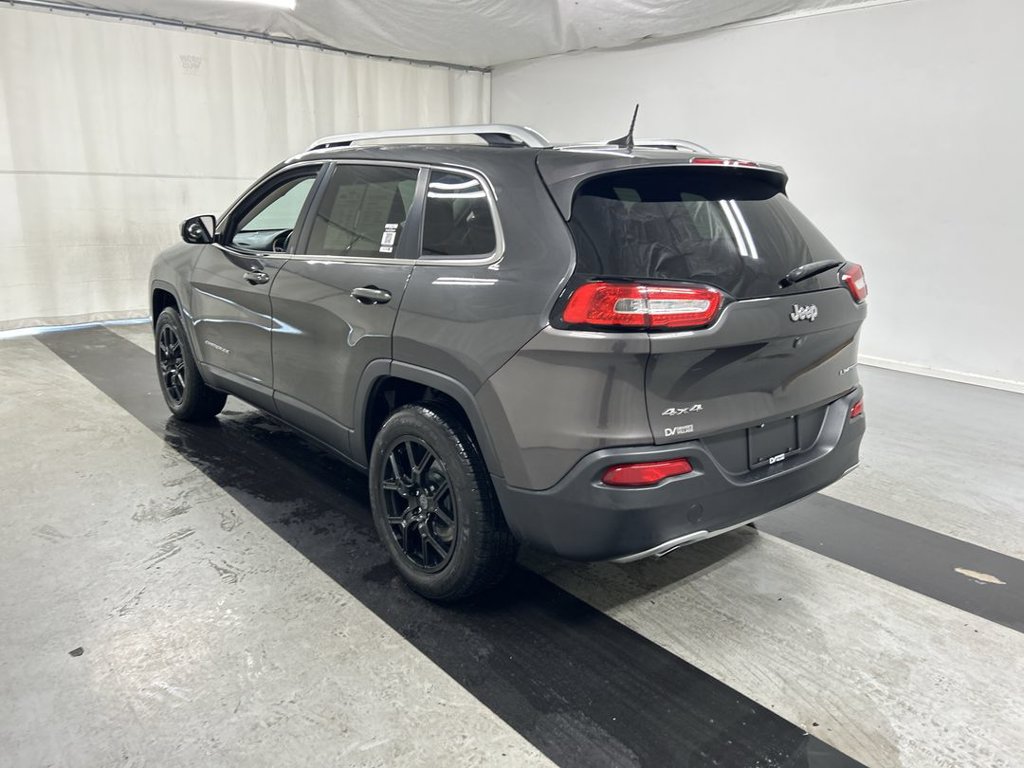 Used 2016 Jeep Cherokee Limited AWD/4WD image 7