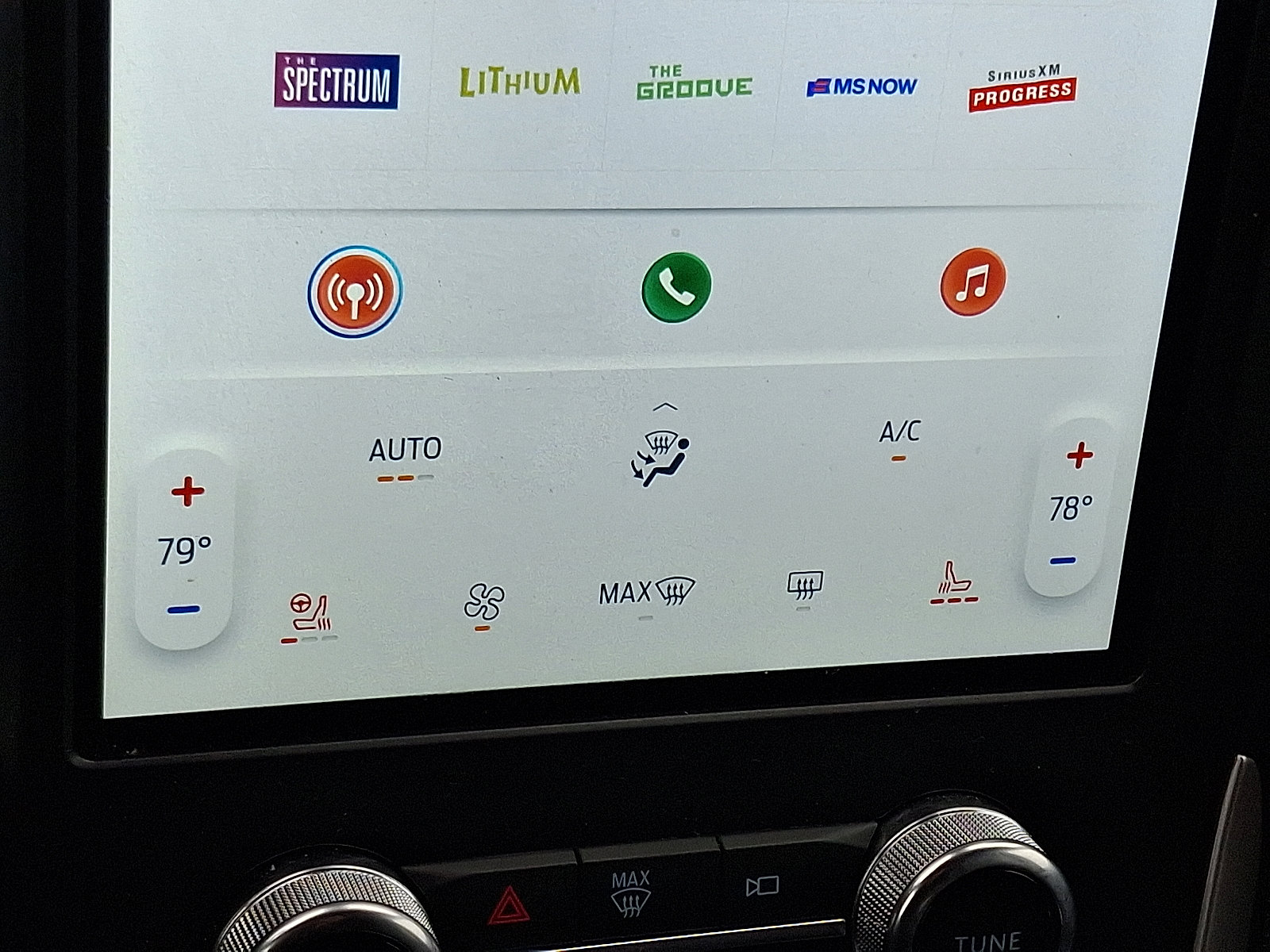 Used 2024 Ford Edge SEL w/ Convenience Package image 17