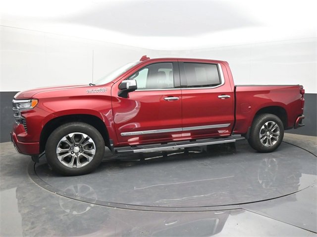 Used 2023 Chevrolet Silverado 1500 High Country w/ Technology Package image 2