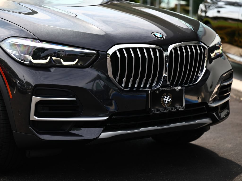 Used 2022 BMW X5 xDrive40i w/ Premium Package AWD/4WD image 2