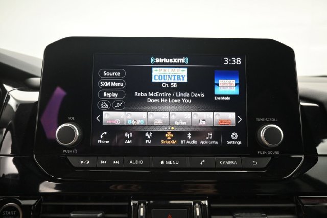 Used 2024 Nissan Pathfinder SV AWD/4WD image 15