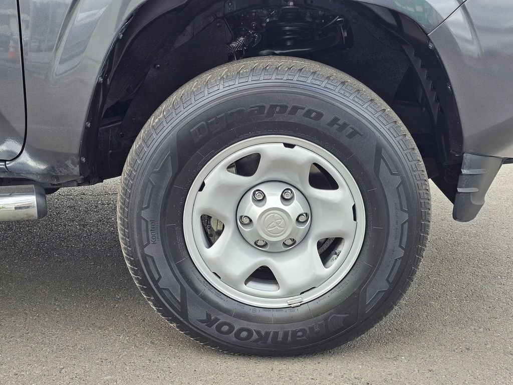 Used 2020 Toyota Tacoma SR AWD/4WD image 9