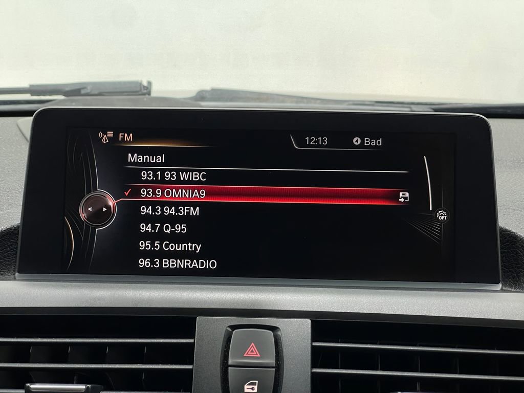 Used 2016 BMW M235i Convertible image 22