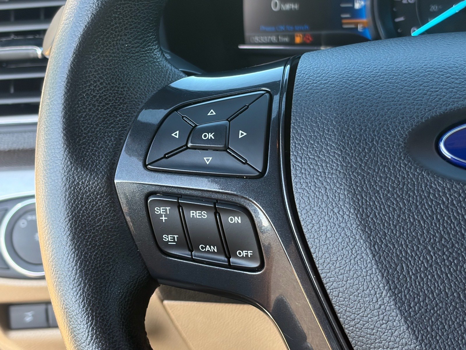 Used 2017 Ford Explorer XLT w/ Equipment Group 202A FWD image 16