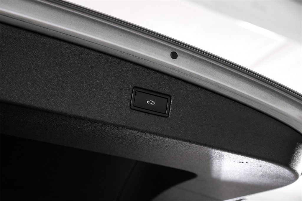 Used 2022 Volkswagen Tiguan SE image 59