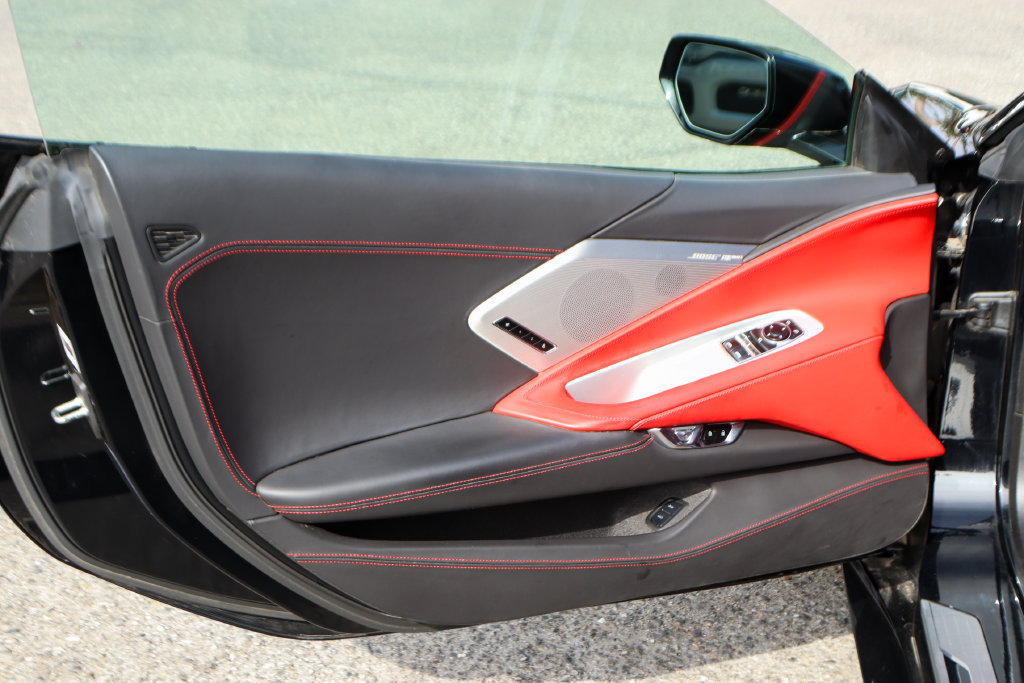 Used 2022 Chevrolet Corvette Stingray Premium Cpe w/ Z51 Performance Package RWD image 16