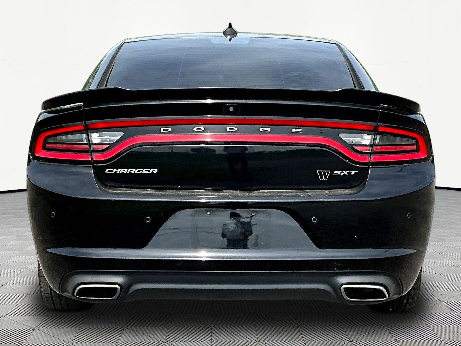 Used 2018 Dodge Charger SXT Plus RWD image 10
