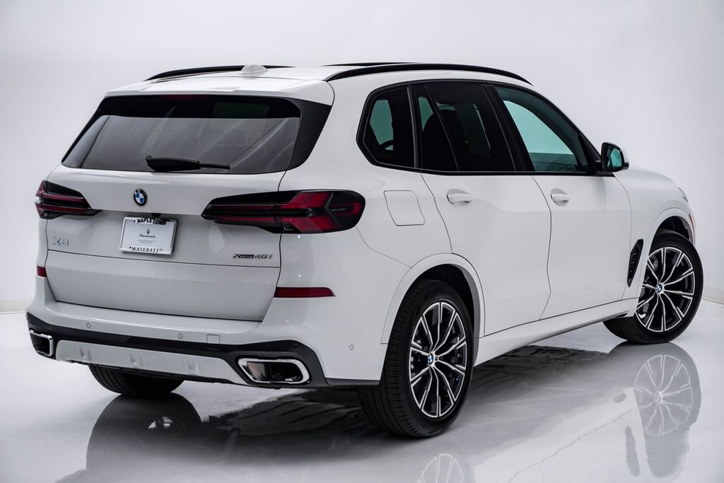 Used 2024 BMW X5 xDrive40i w/ M Sport Package image 11