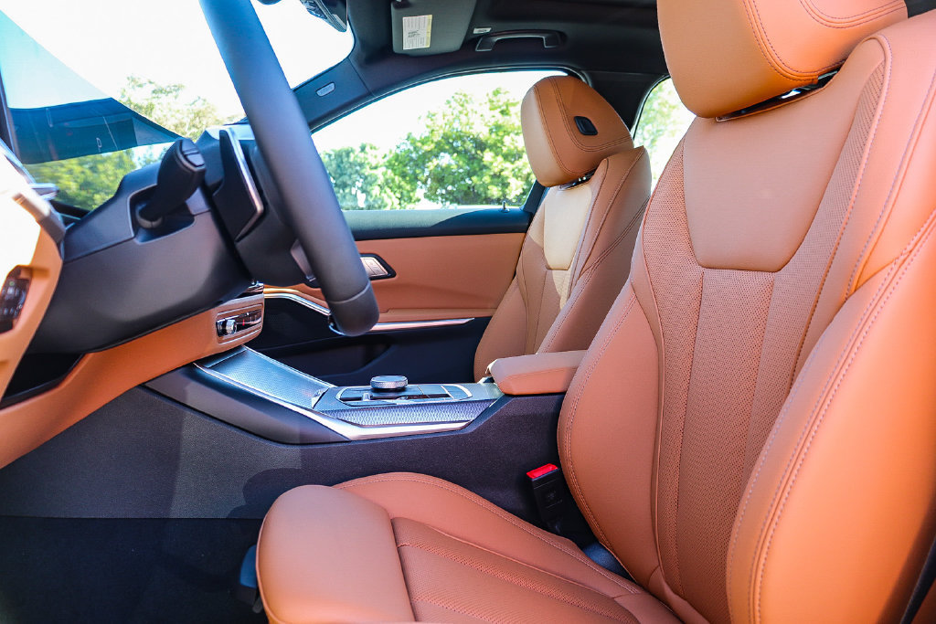 New 2026 BMW 330i Sedan w/ Convenience Package RWD image 17
