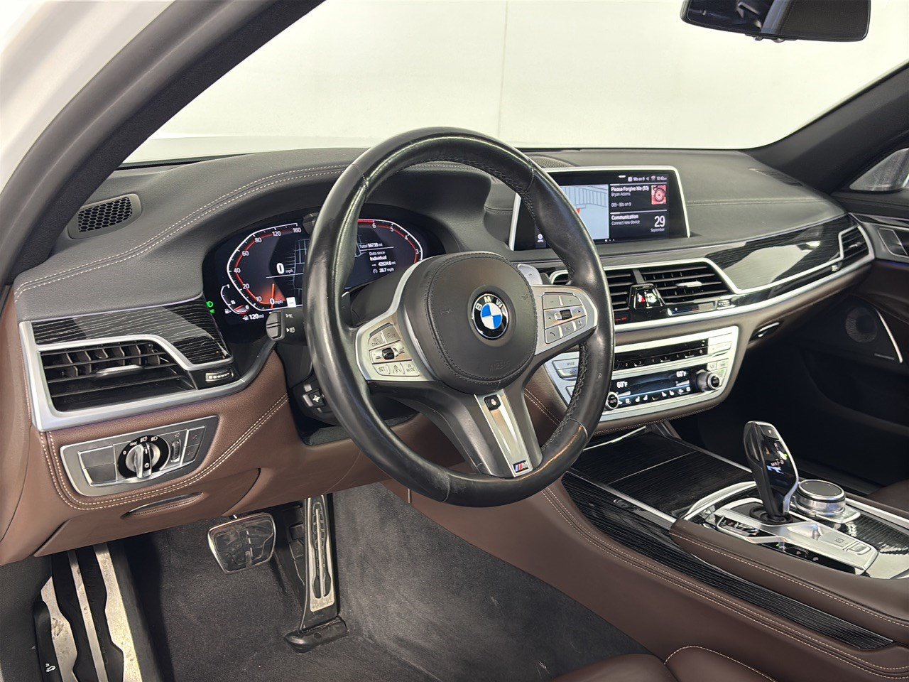 Used 2022 BMW 750i xDrive w/ Luxury Rear Seating Package AWD/4WD image 4