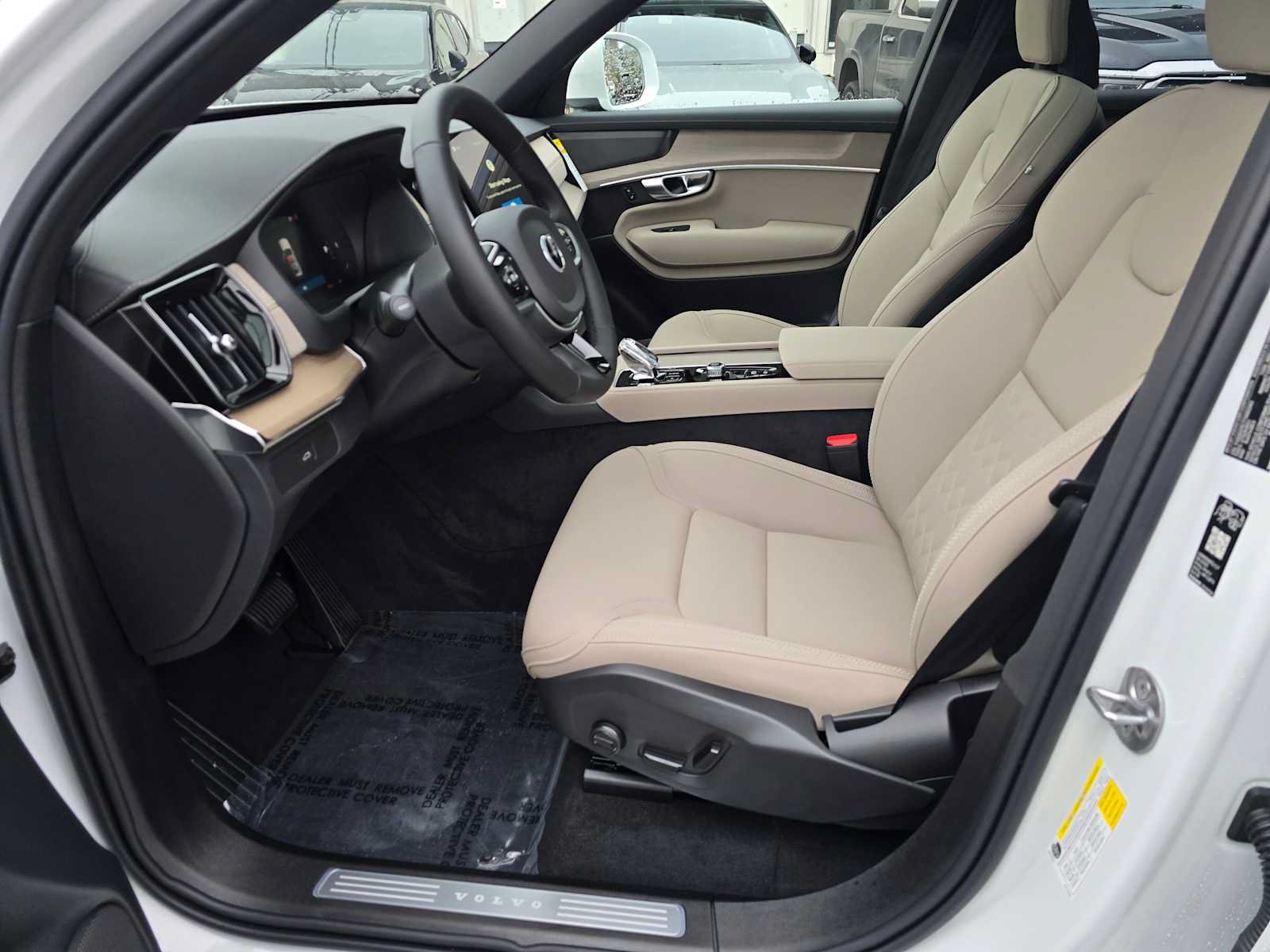 New 2026 Volvo XC90 B6 Plus w/ Protection Package Premier AWD/4WD image 23