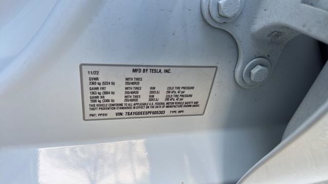 Used 2023 Tesla Model Y Long Range AWD/4WD image 27