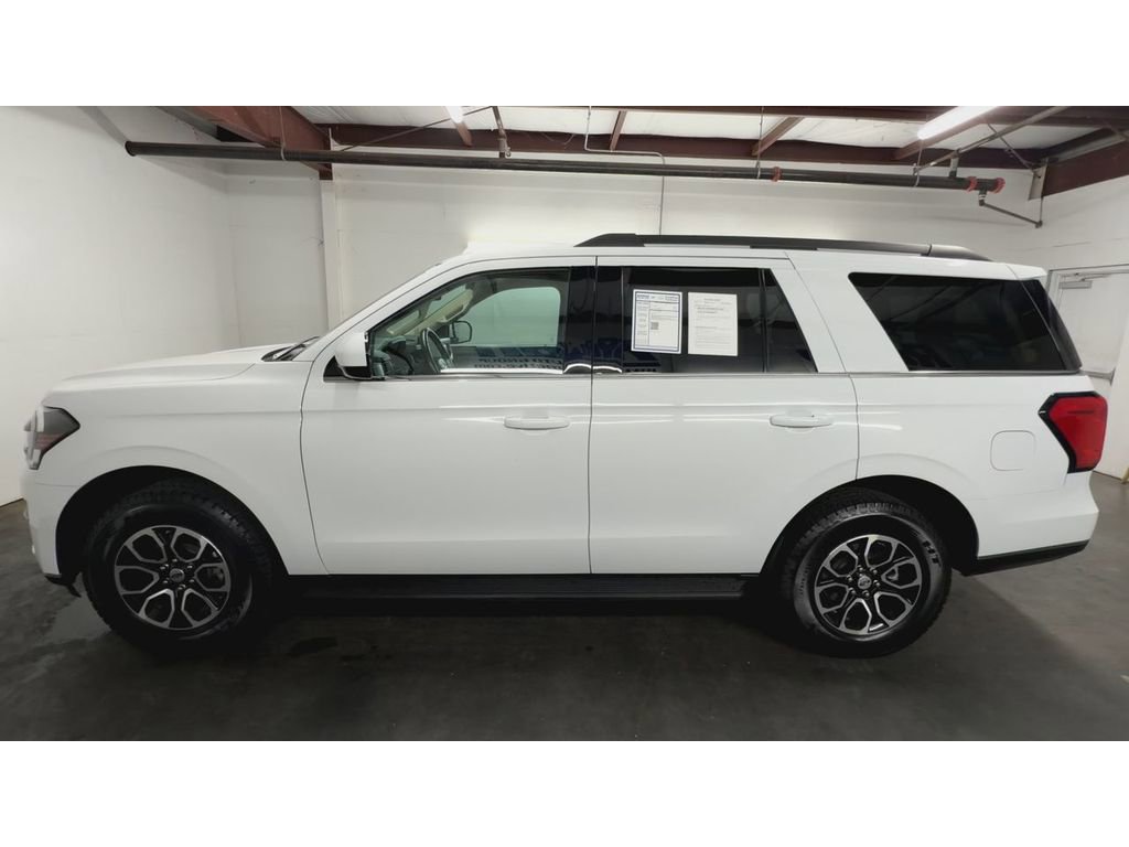 Used 2024 Ford Expedition XLT RWD image 5