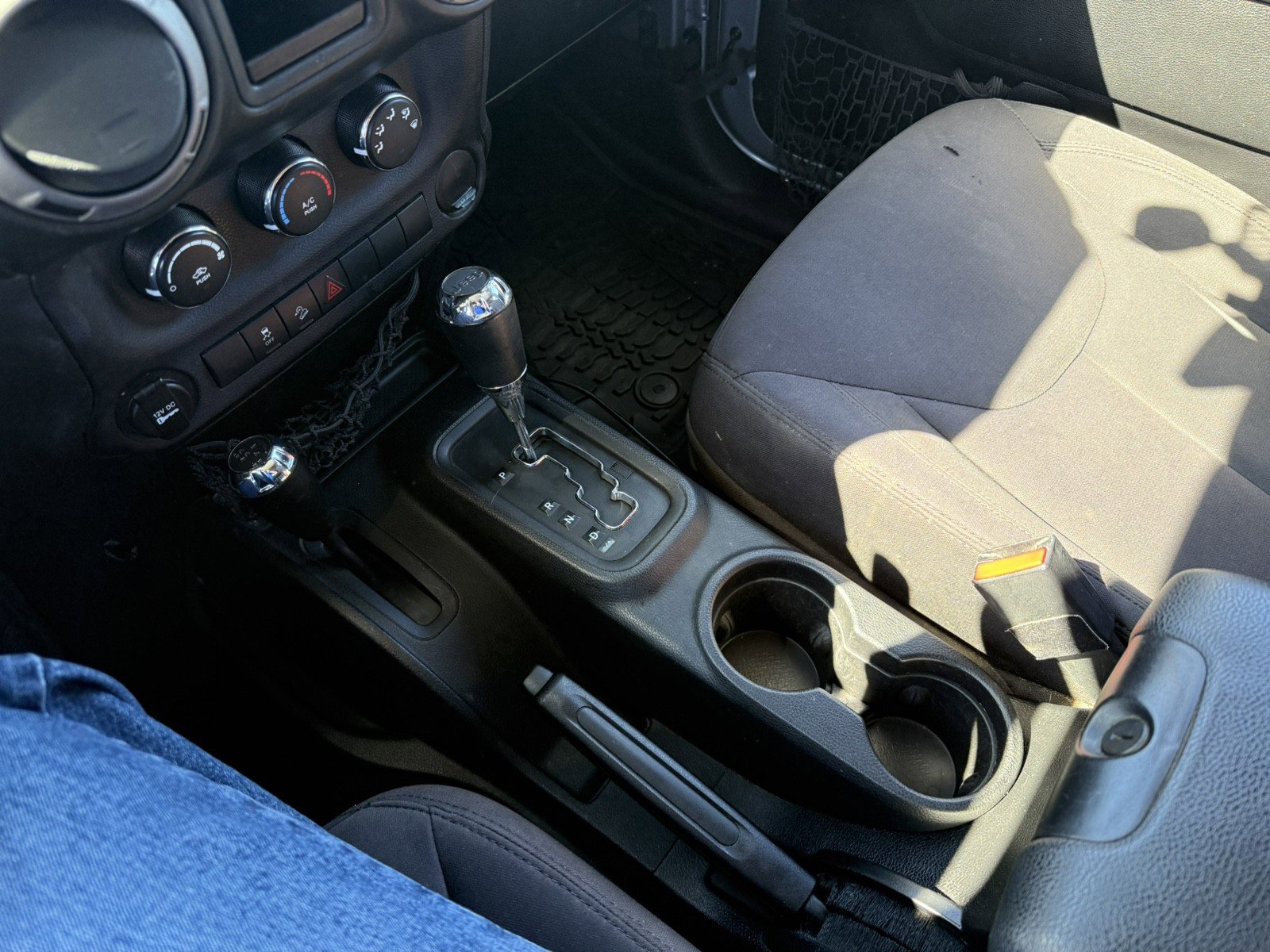 Used 2015 Jeep Wrangler Unlimited Sport AWD/4WD image 19