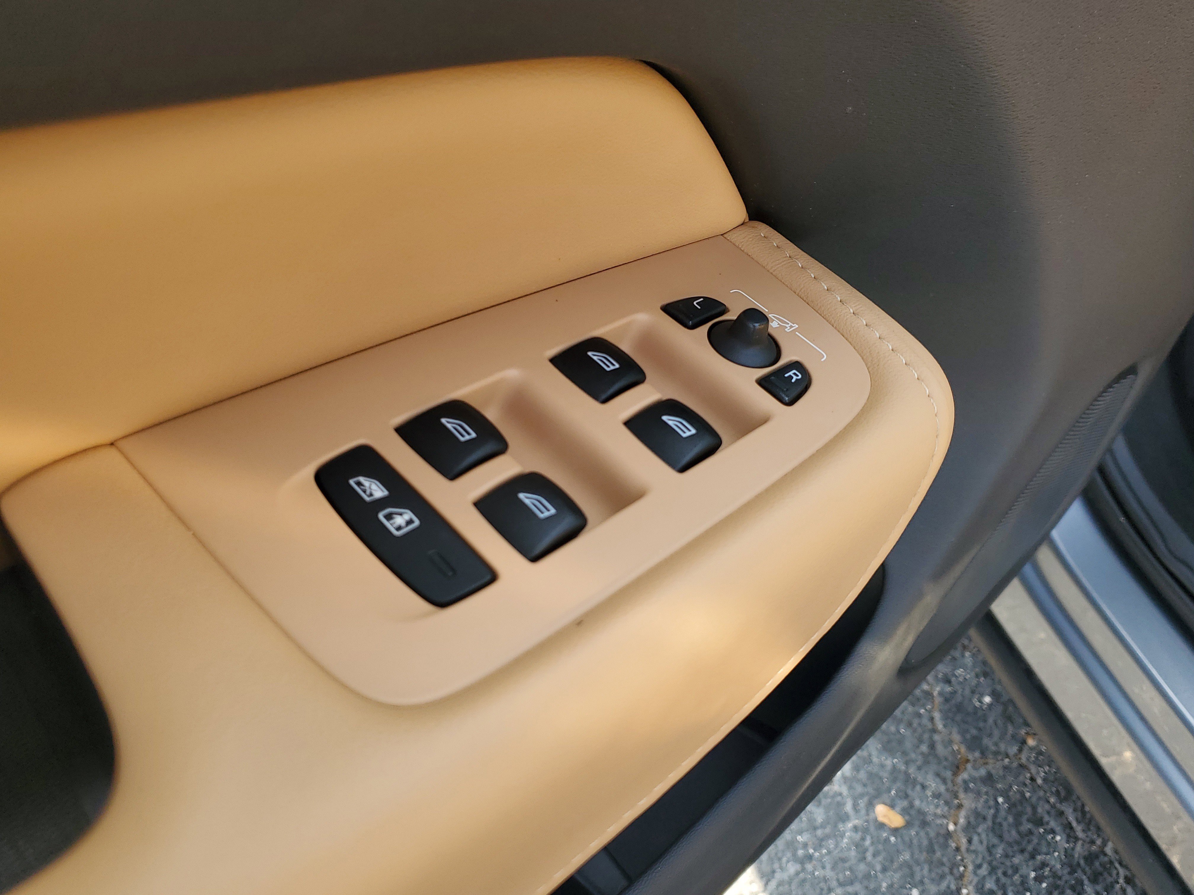 Used 2021 Volvo XC60 T5 Inscription w/ Advanced Package image 19