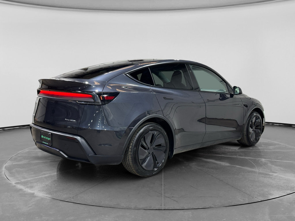 Used 2026 Tesla Model Y Long Range AWD/4WD image 3