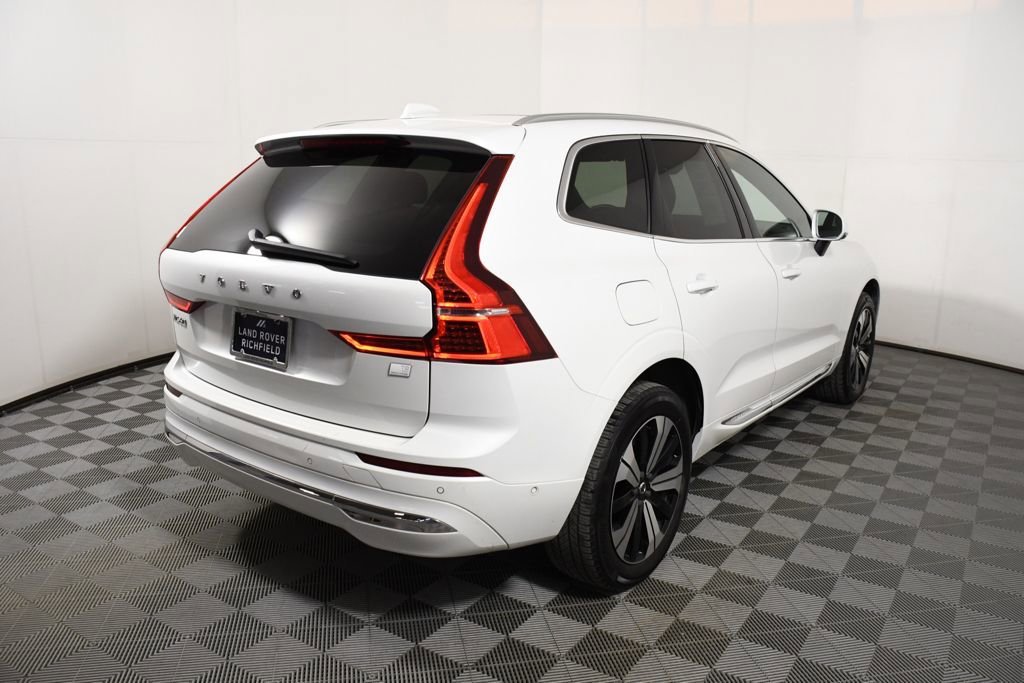 Used 2023 Volvo XC60 T8 Plus image 6