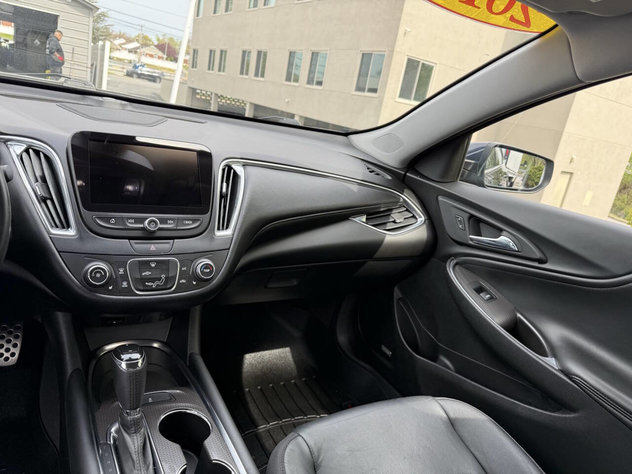 Used 2016 Chevrolet Malibu LT w/ Leather Package FWD image 11