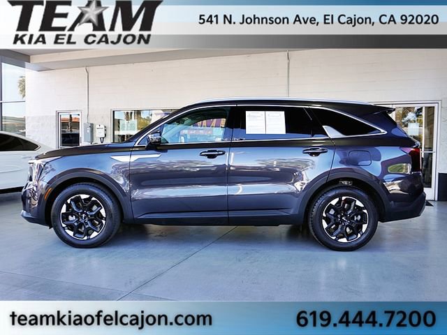 Certified 2025 Kia Sorento S w/ Panoramic Sunroof Package image 6
