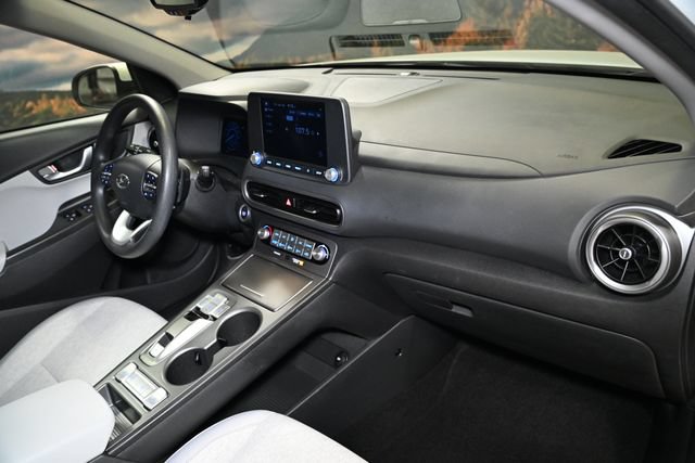 Used 2023 Hyundai Kona SE FWD image 62