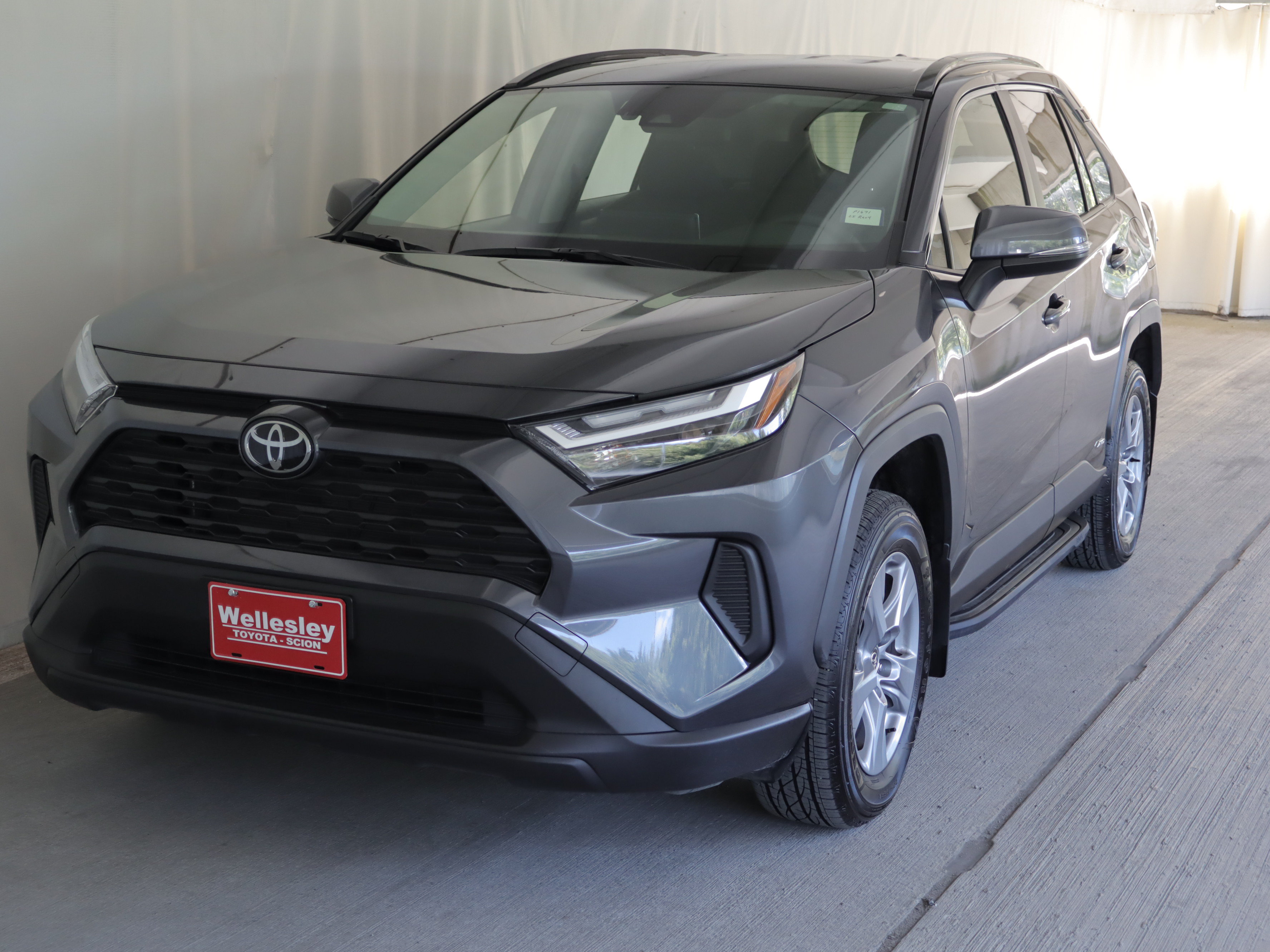 Used 2025 Toyota RAV4 XLE w/ Weather Package AWD/4WD image 22