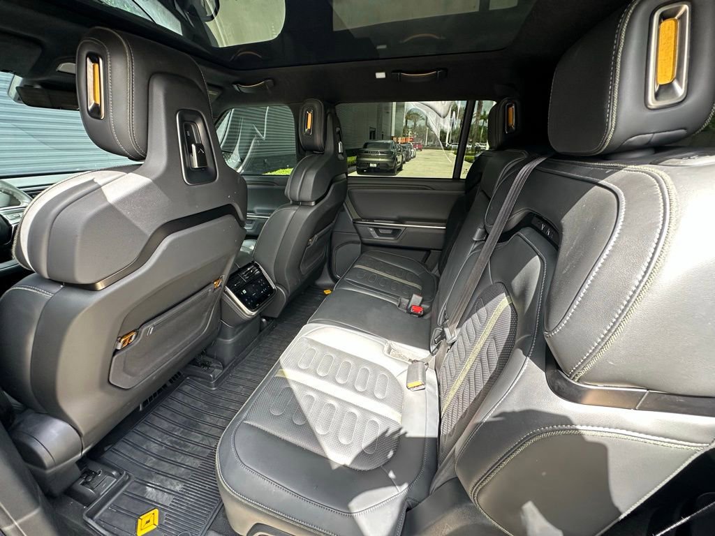 Used 2025 Rivian R1S Adventure AWD/4WD image 28