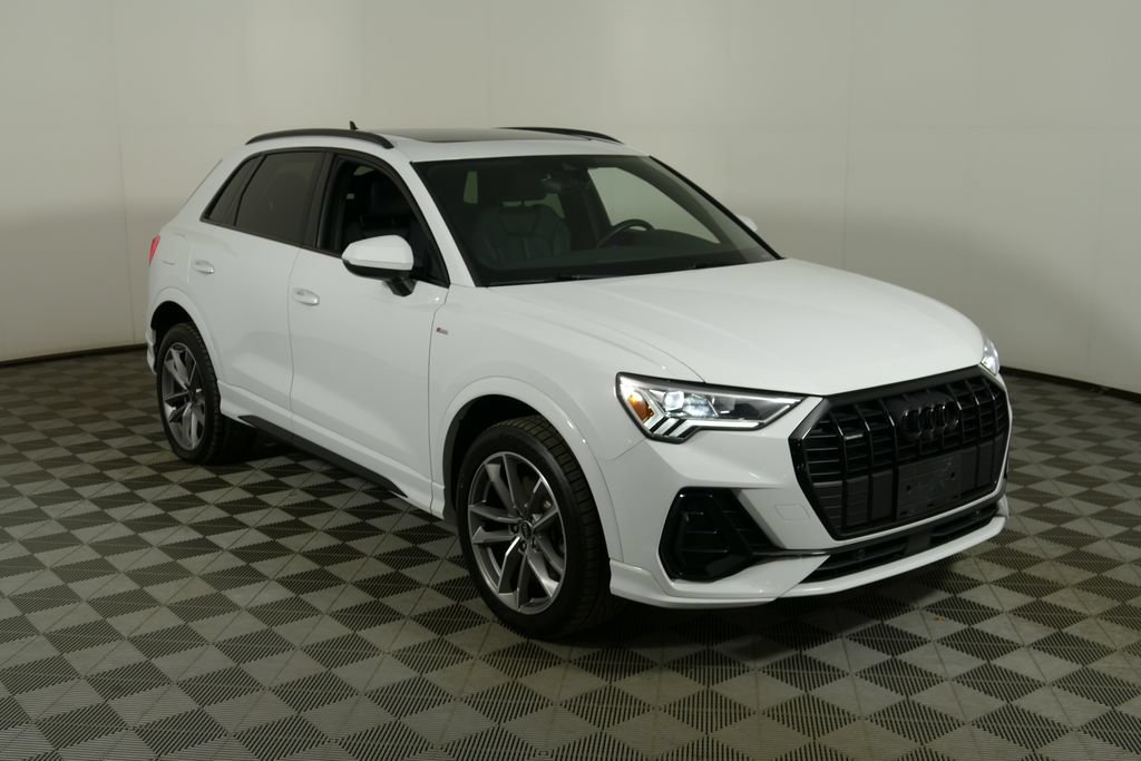 Used 2023 Audi Q3 2.0T Premium Plus w/ Premium Plus Package AWD/4WD image 1