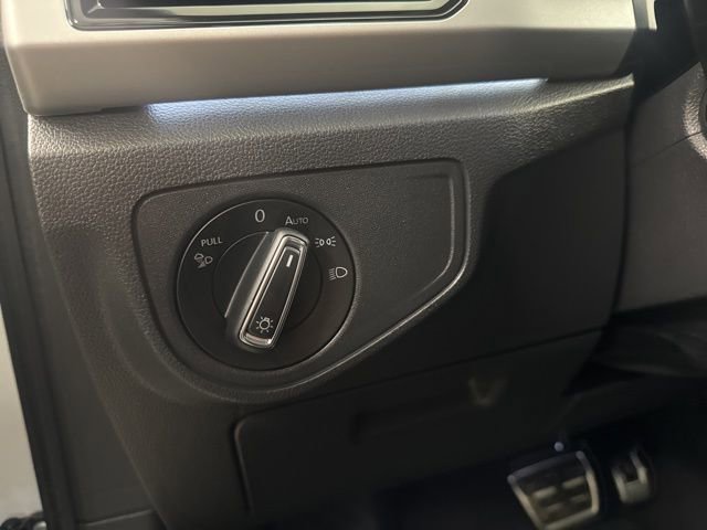 Certified 2022 Volkswagen Atlas Cross Sport SEL R-Line image 12