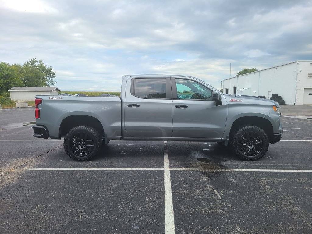 Used 2024 Chevrolet Silverado 1500 LT Trail Boss w/ Convenience Package II AWD/4WD image 8
