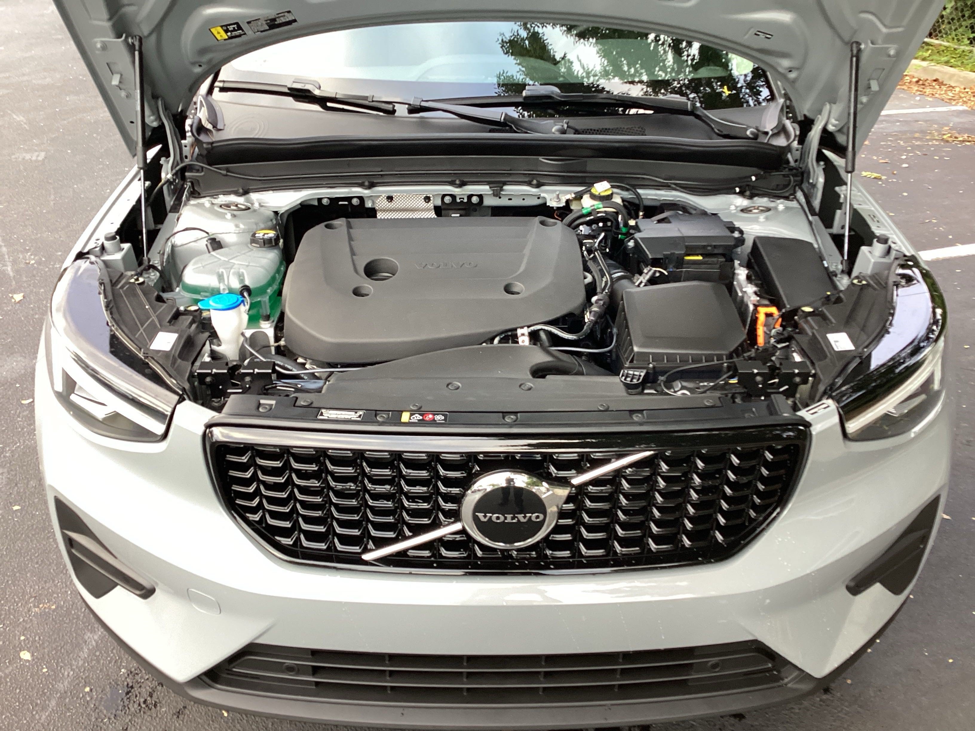 New 2026 Volvo XC40 B4 Core FWD image 36