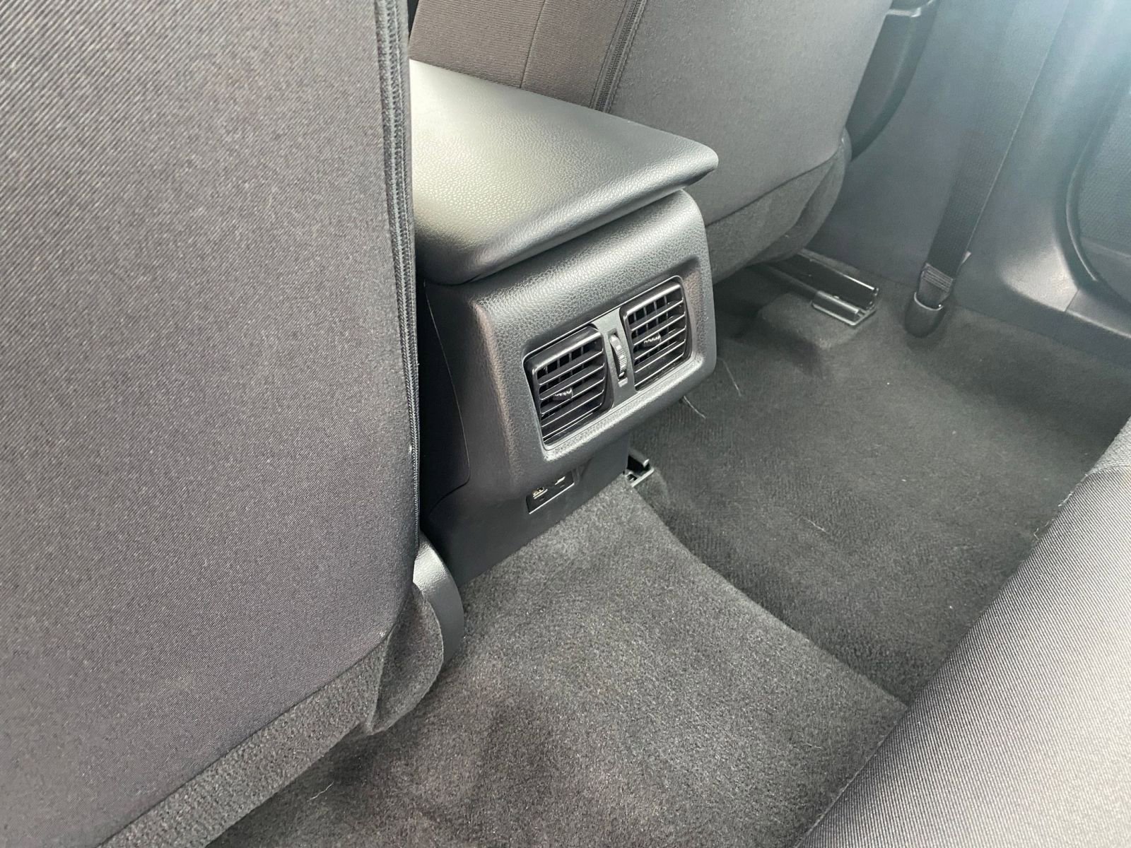 Used 2025 Toyota Camry LE image 24