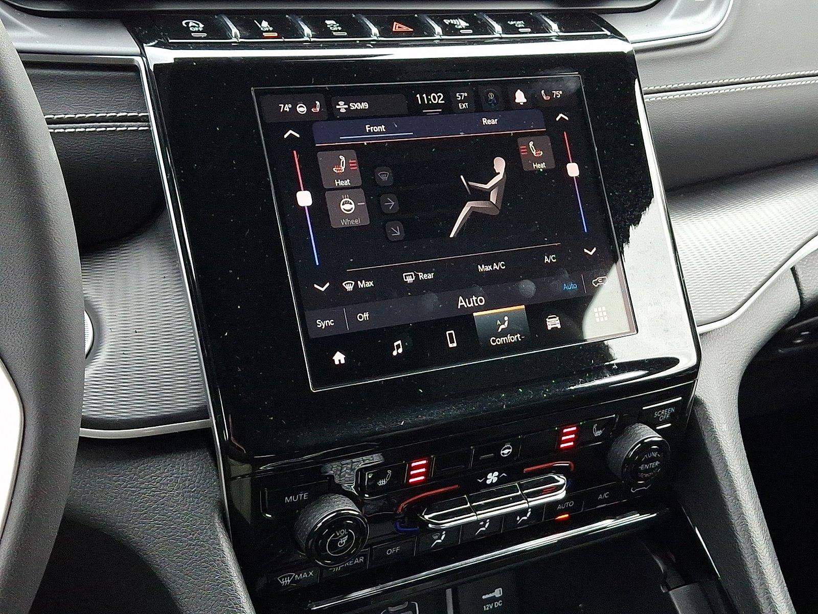 Used 2023 Jeep Grand Cherokee L Altitude AWD/4WD image 18