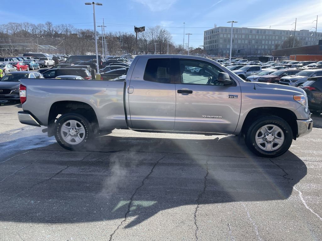 Used 2017 Toyota Tundra SR5 AWD/4WD image 7