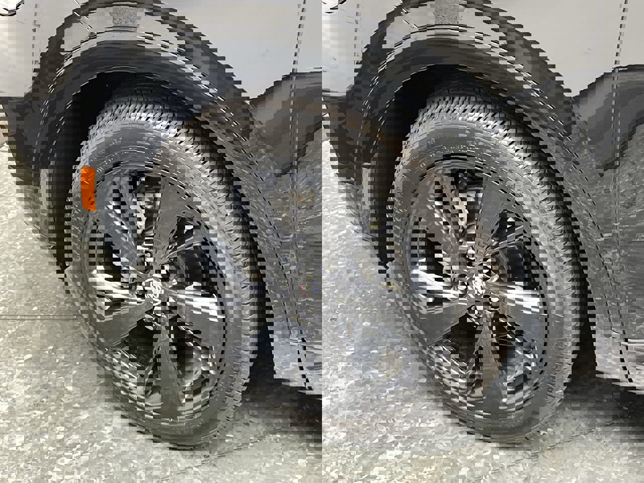 Certified 2023 Buick Envision Preferred w/ Sport Touring Package image 33