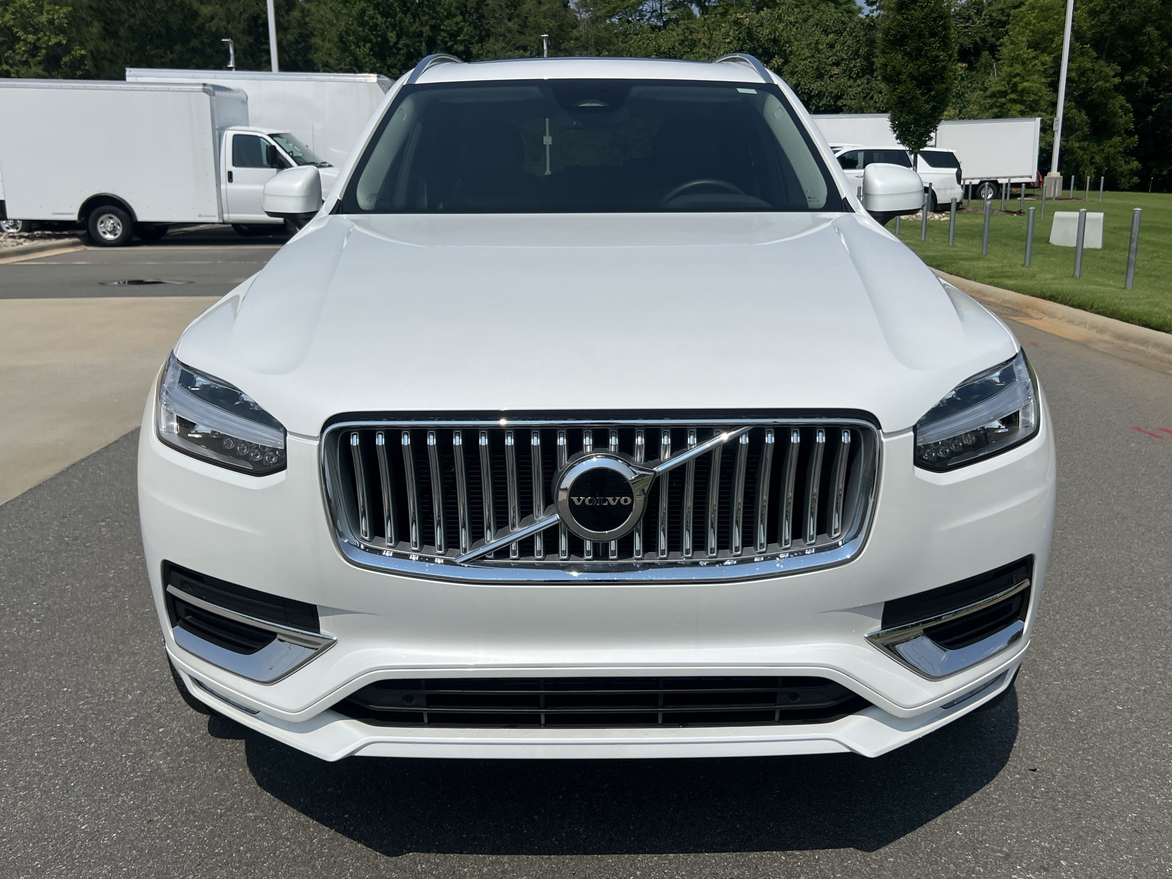 Used 2025 Volvo XC90 B5 Core AWD/4WD image 4