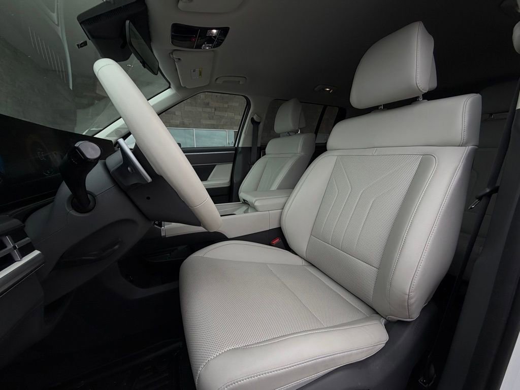 Used 2024 Hyundai Santa Fe SEL image 5