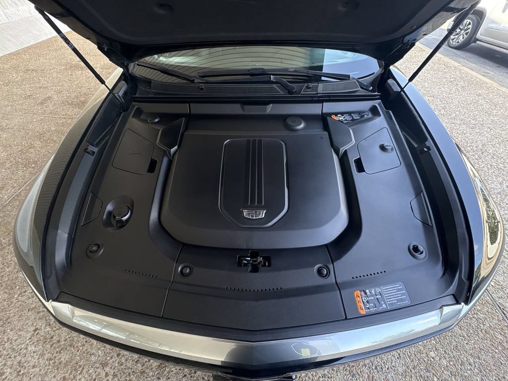 Certified 2024 Cadillac Lyriq Luxury AWD/4WD image 31
