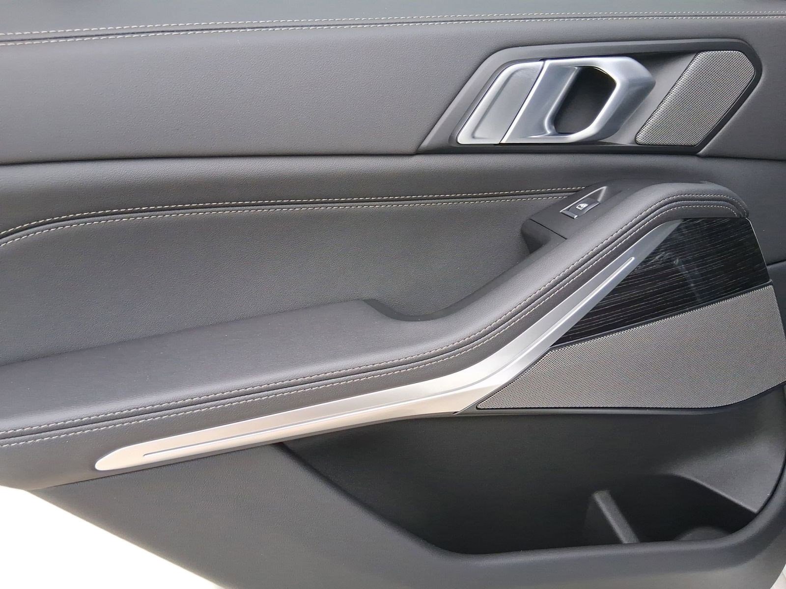 New 2026 BMW X5 xDrive40i w/ M Sport Package image 28