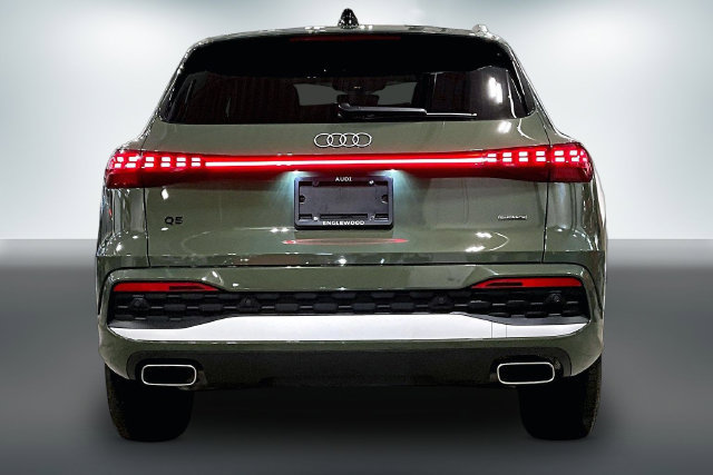 Used 2025 Audi Q5 Premium w/ Convenience Package AWD/4WD image 4