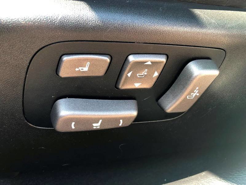 Used 2011 Lexus LS 460 AWD w/ Luxury Value Edition image 32