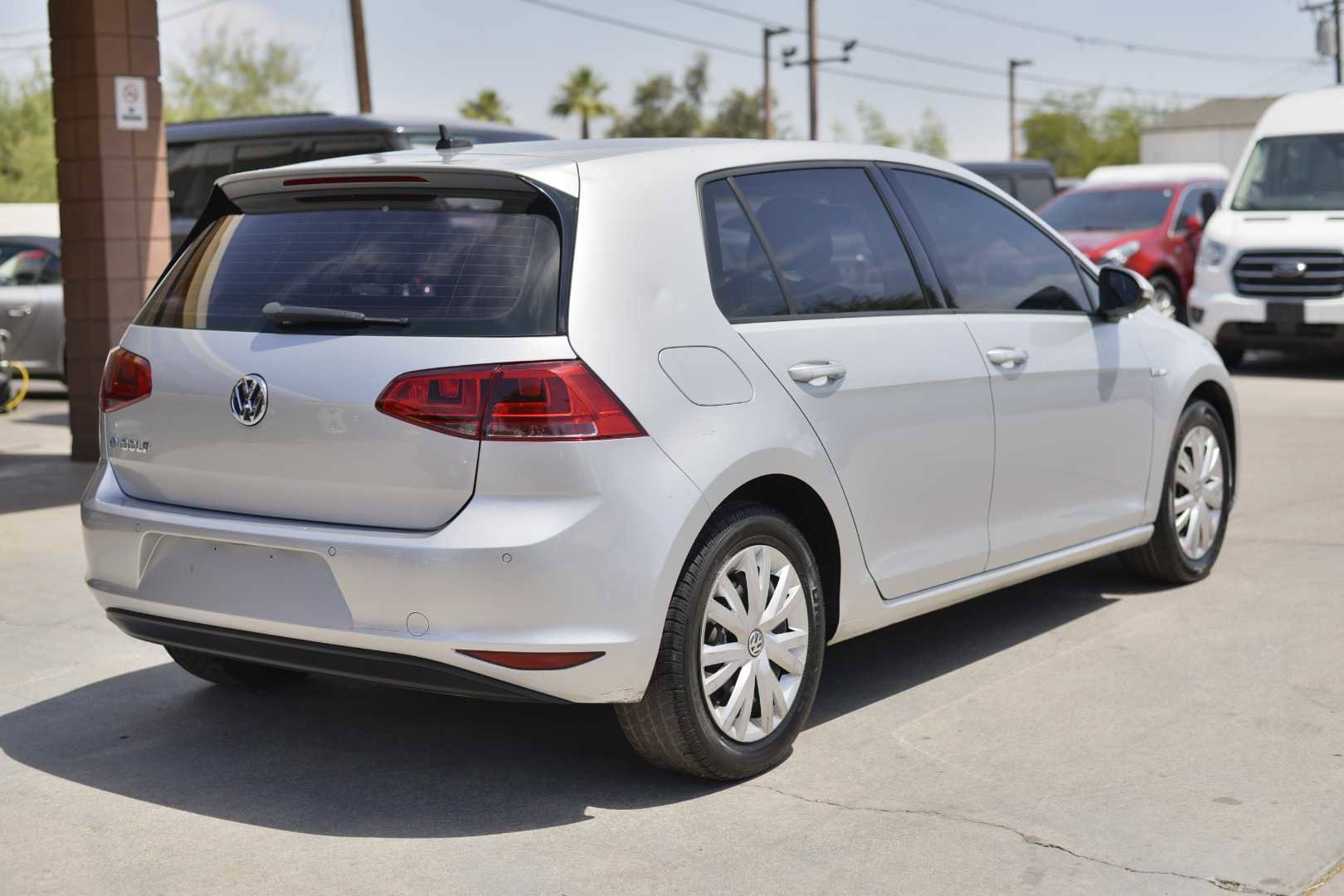 Used 2015 Volkswagen e-Golf SEL Premium image 6