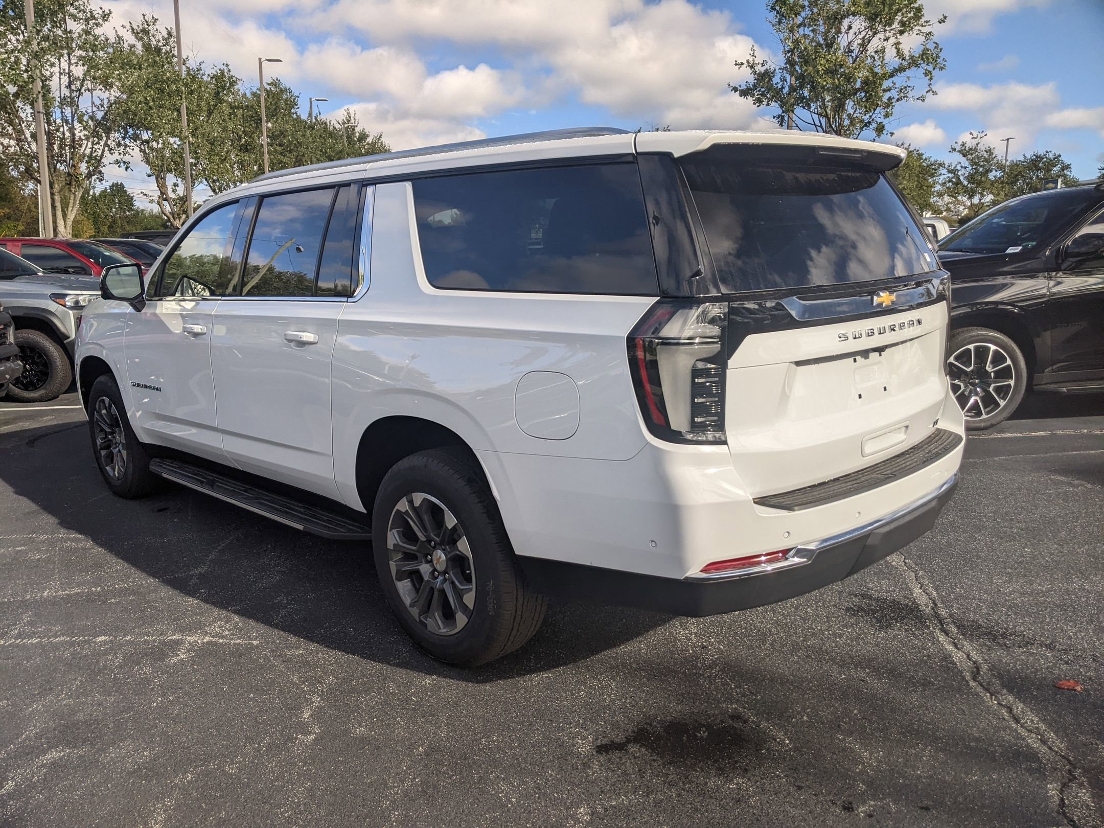 New 2026 Chevrolet Suburban LT w/ Comfort Package image 6