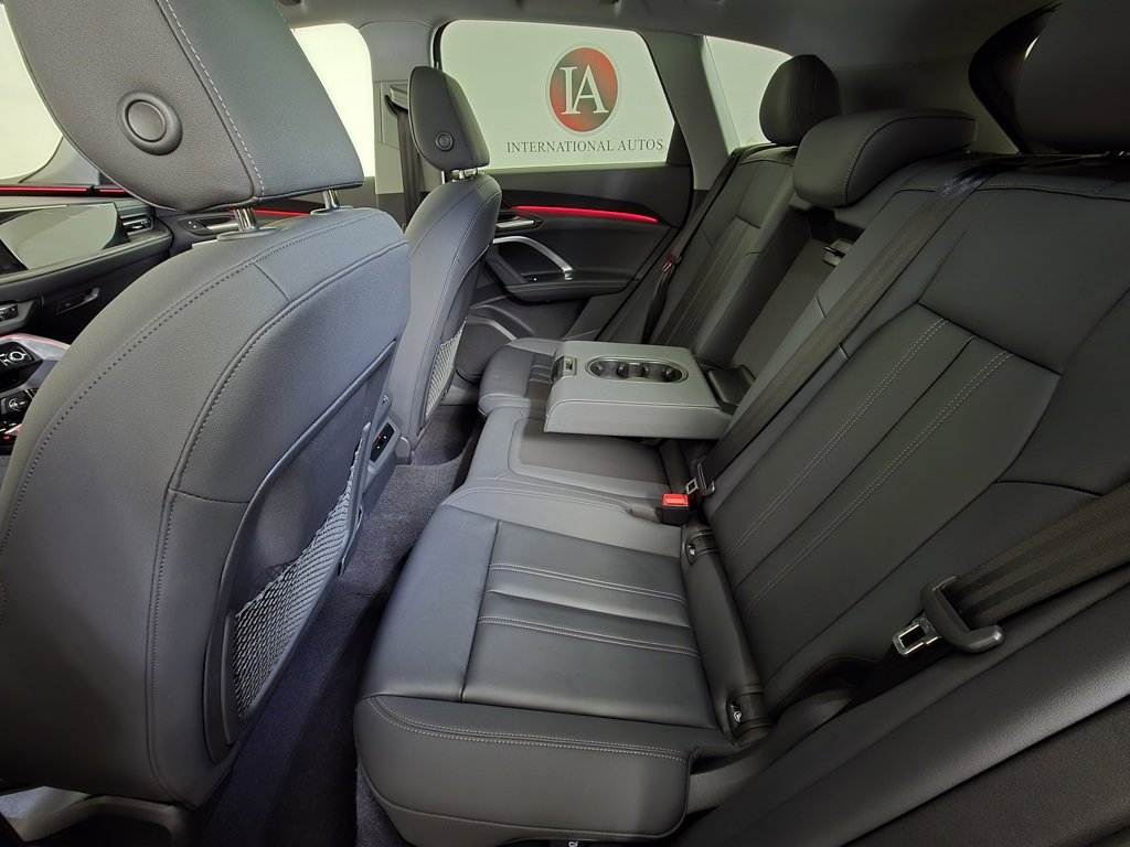 Certified 2025 Audi Q5 Premium w/ Convenience Package image 18