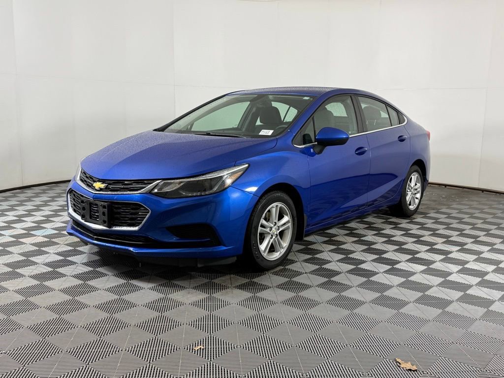 Used 2018 Chevrolet Cruze LT w/ Convenience Package image 7
