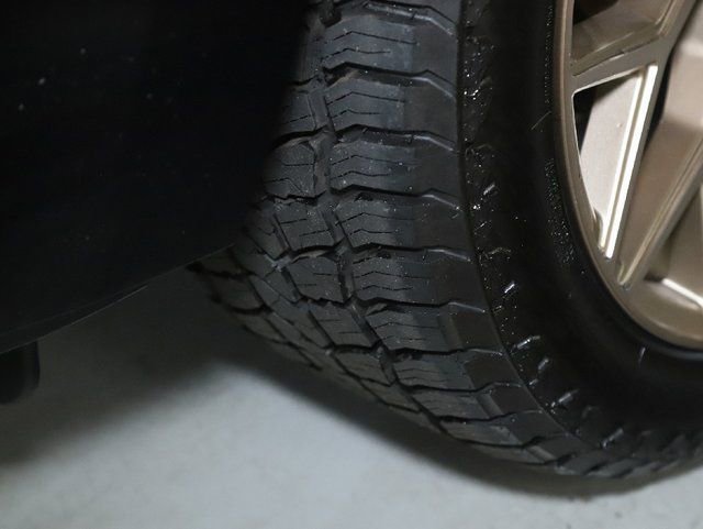 Used 2023 Land Rover Defender 130 X-Dynamic SE AWD/4WD image 45