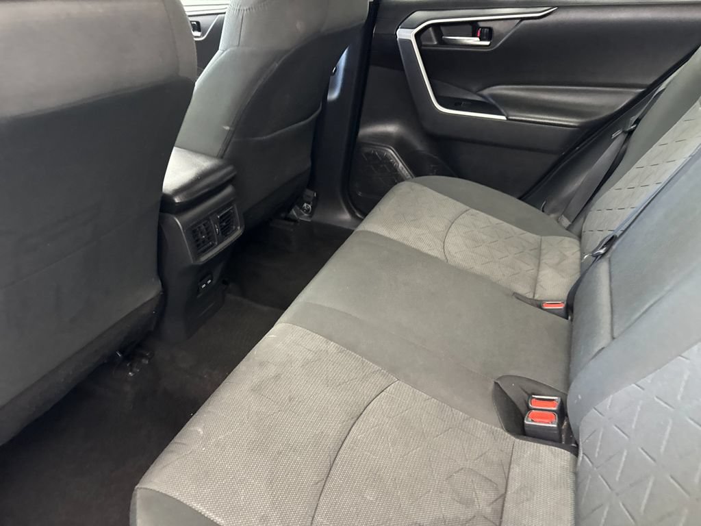 Used 2022 Toyota RAV4 XLE AWD/4WD image 11