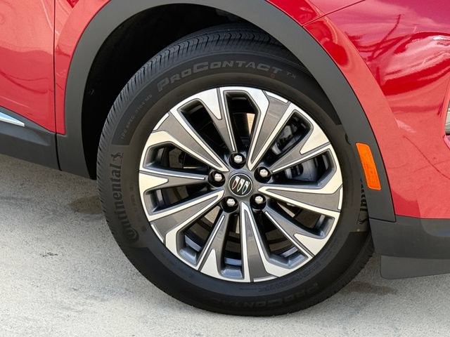Used 2025 Buick Envision Preferred AWD/4WD image 2