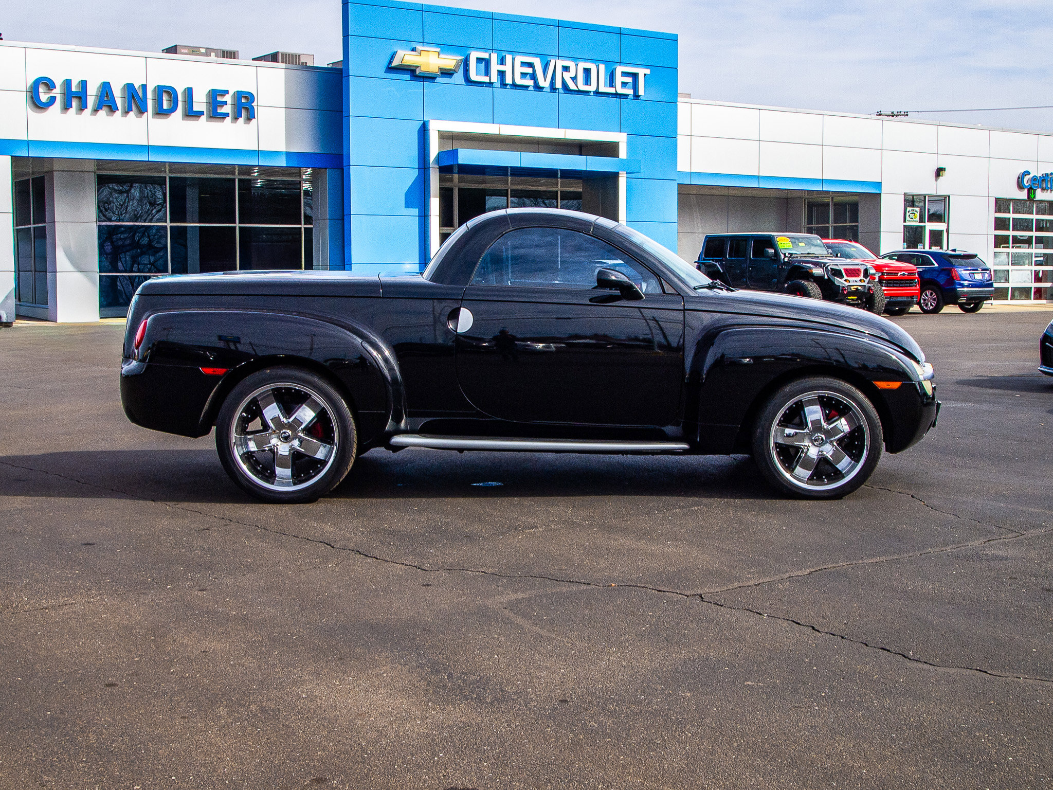 Used 2004 Chevrolet SSR w/ Preferred Equipment Group image 8